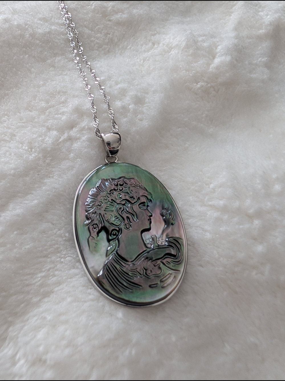 Sterling Silver Black Mother of Pearl Art Nouveau Lady Cameo Pendant Necklace 92